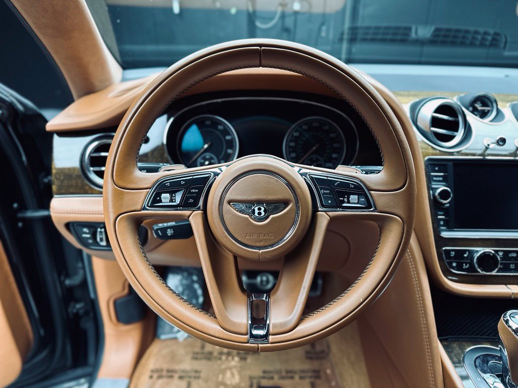 Used 2019 Bentley Bentayga AWD/4WD image 28