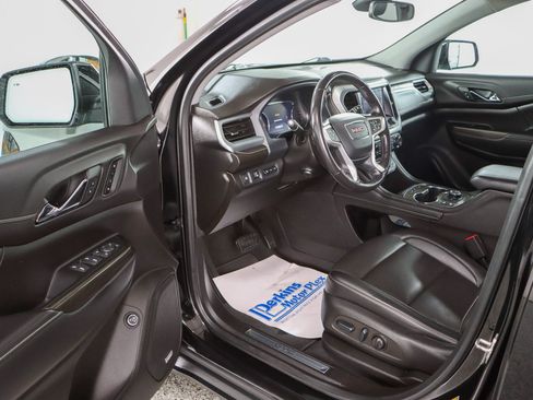 Used 2022 GMC Acadia SLT w/ Technology Package FWD image 3
