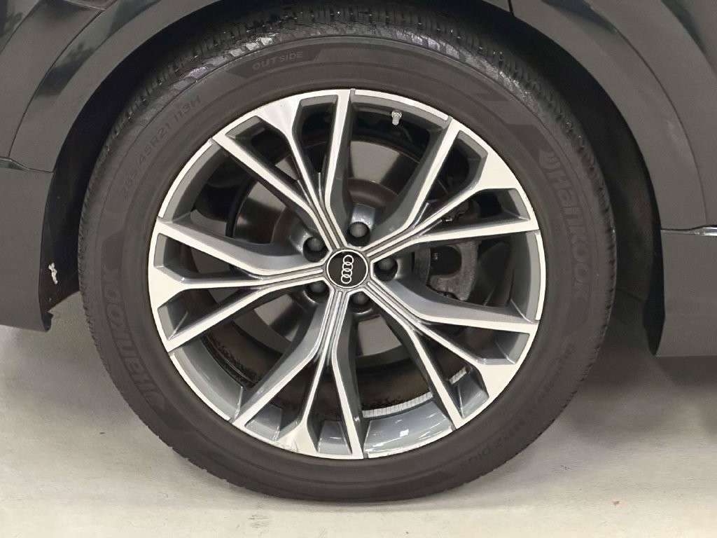 Used 2023 Audi Q8 Prestige w/ Prestige Package AWD/4WD image 7
