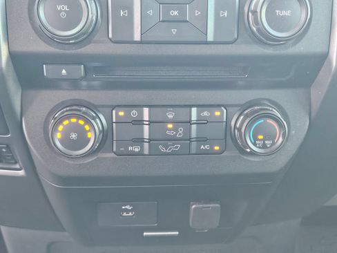 Used 2018 Ford F150 XLT w/ Equipment Group 301A Mid AWD/4WD image 13