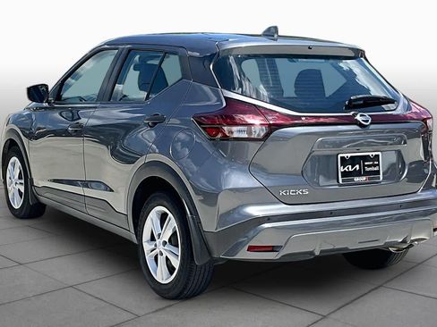 Used 2021 Nissan Kicks S FWD image 12