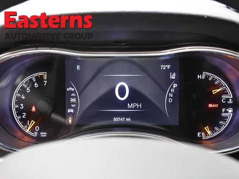 Used 2021 Jeep Grand Cherokee Laredo w/ Security & Convenience Group AWD/4WD image 18