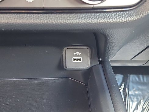 Certified 2023 Honda HR-V LX image 9