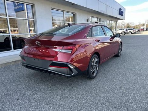 Certified 2025 Hyundai Elantra SEL FWD image 3
