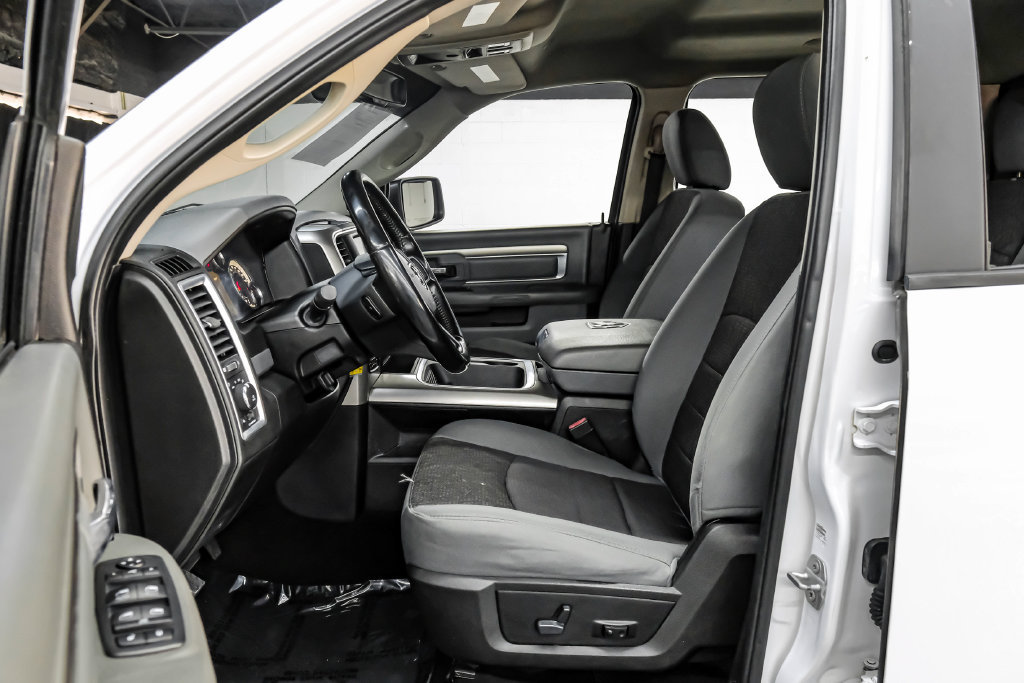 Used 2019 RAM 1500 Warlock w/ Luxury Group AWD/4WD image 4