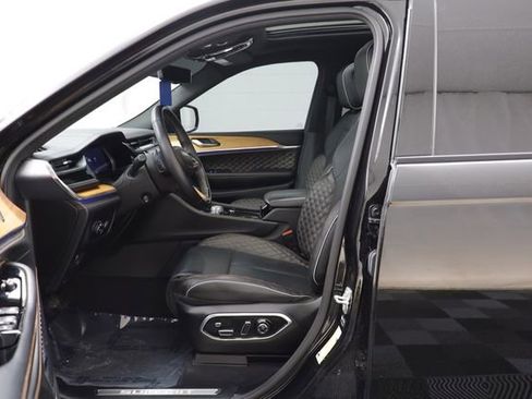 Used 2024 Jeep Grand Cherokee L Summit image 6