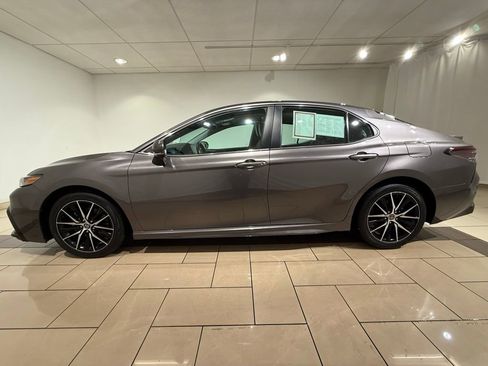 Certified 2023 Toyota Camry SE image 2