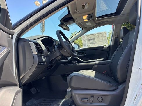 New 2026 Nissan Rogue Platinum AWD/4WD image 7