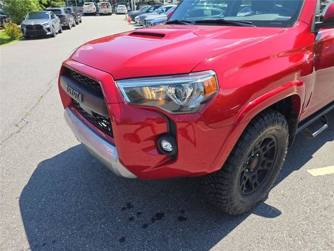 Used 2024 Toyota 4Runner TRD Off-Road Premium w/ Moonroof Package AWD/4WD image 9