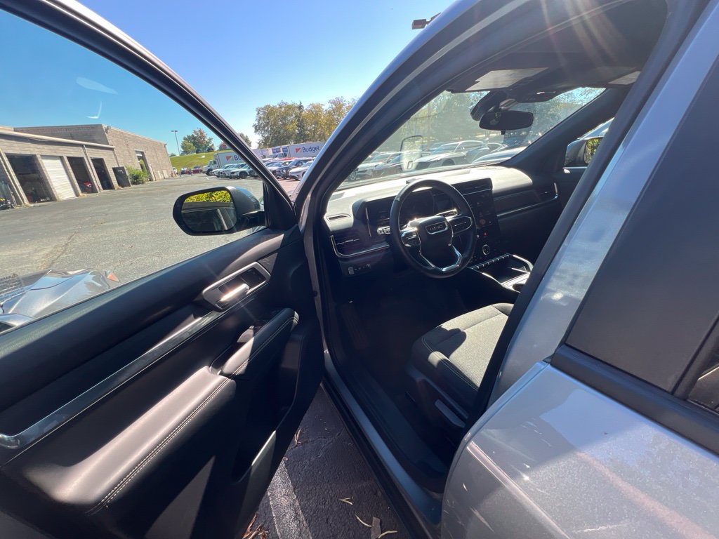 Used 2026 GMC Terrain Elevation FWD image 2