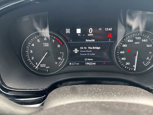 Used 2024 Cadillac XT6 Premium Luxury w/ Technology Package image 13