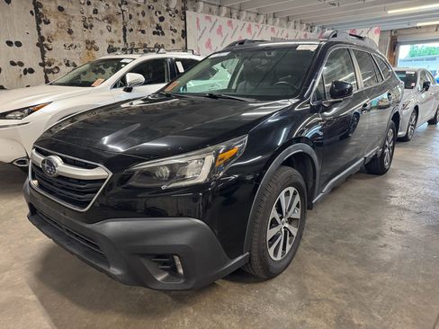 Used 2022 Subaru Outback Premium AWD/4WD image 1