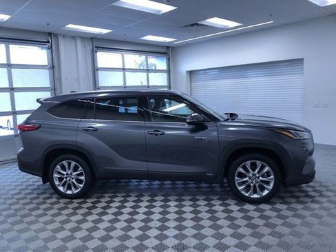Used 2020 Toyota Highlander Limited image 35