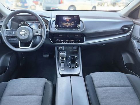 Certified 2023 Nissan Rogue SV image 15