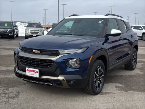Used 2023 Chevrolet TrailBlazer ACTIV w/ Convenience Package image 2