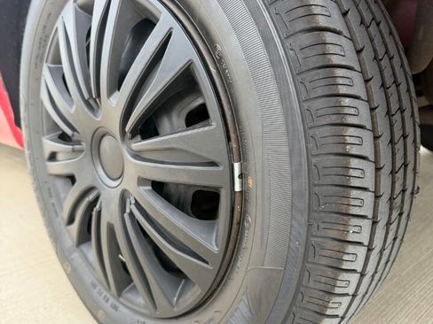 Used 2003 Kia Spectra Sedan image 7