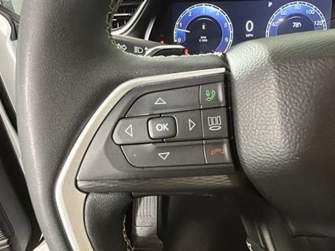 Used 2023 Jeep Grand Cherokee L Laredo AWD/4WD image 15