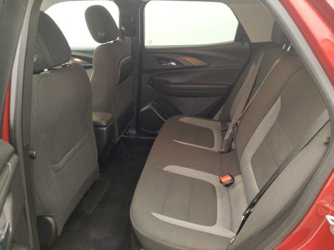 Used 2021 Chevrolet TrailBlazer LT w/ Convenience Package FWD image 18