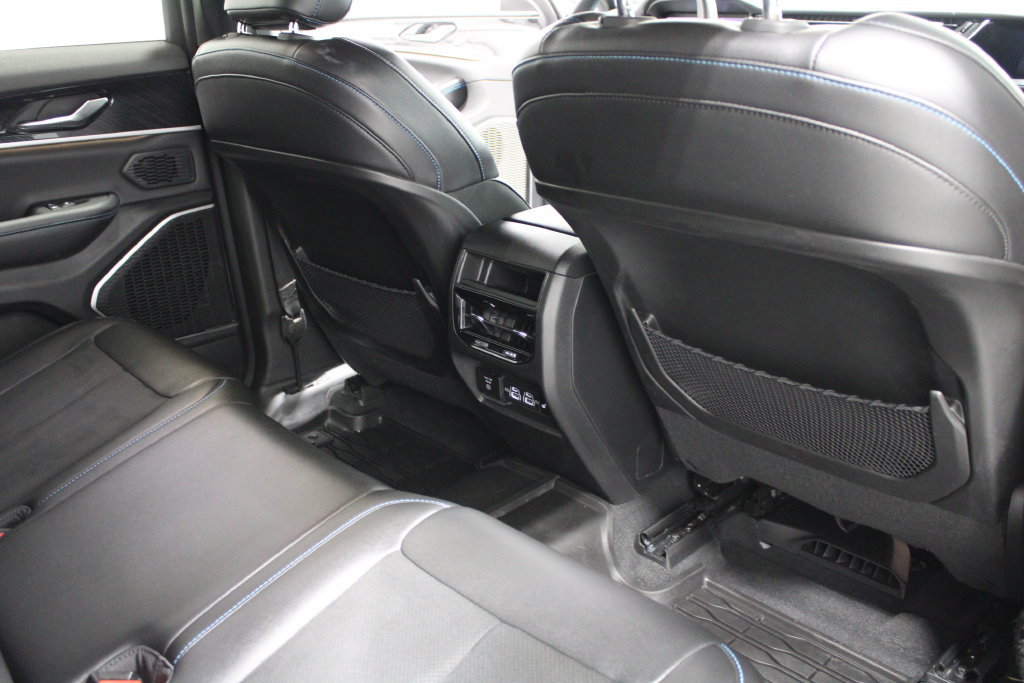 Used 2022 Jeep Grand Cherokee Trailhawk AWD/4WD image 22