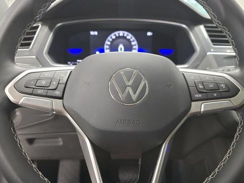 Used 2023 Volkswagen Tiguan SE FWD image 13