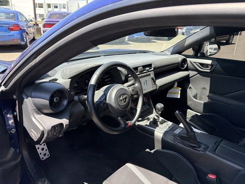Used 2023 Toyota GR86 Premium RWD image 5