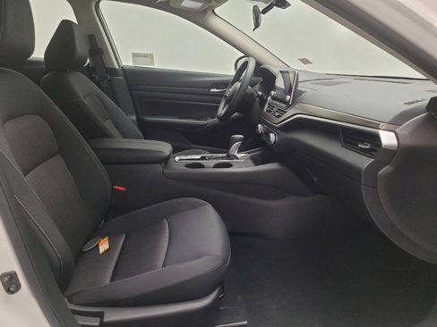 Used 2025 Nissan Altima 2.5 SV FWD image 21