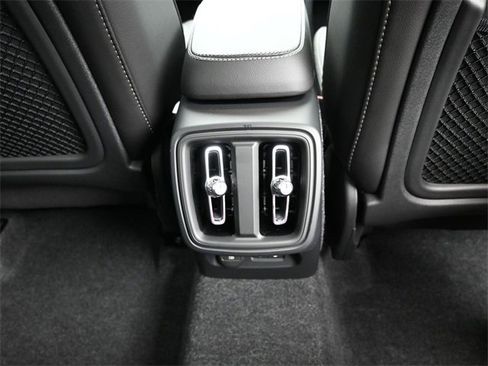 New 2026 Volvo XC40 B5 Core w/ Climate Package image 32