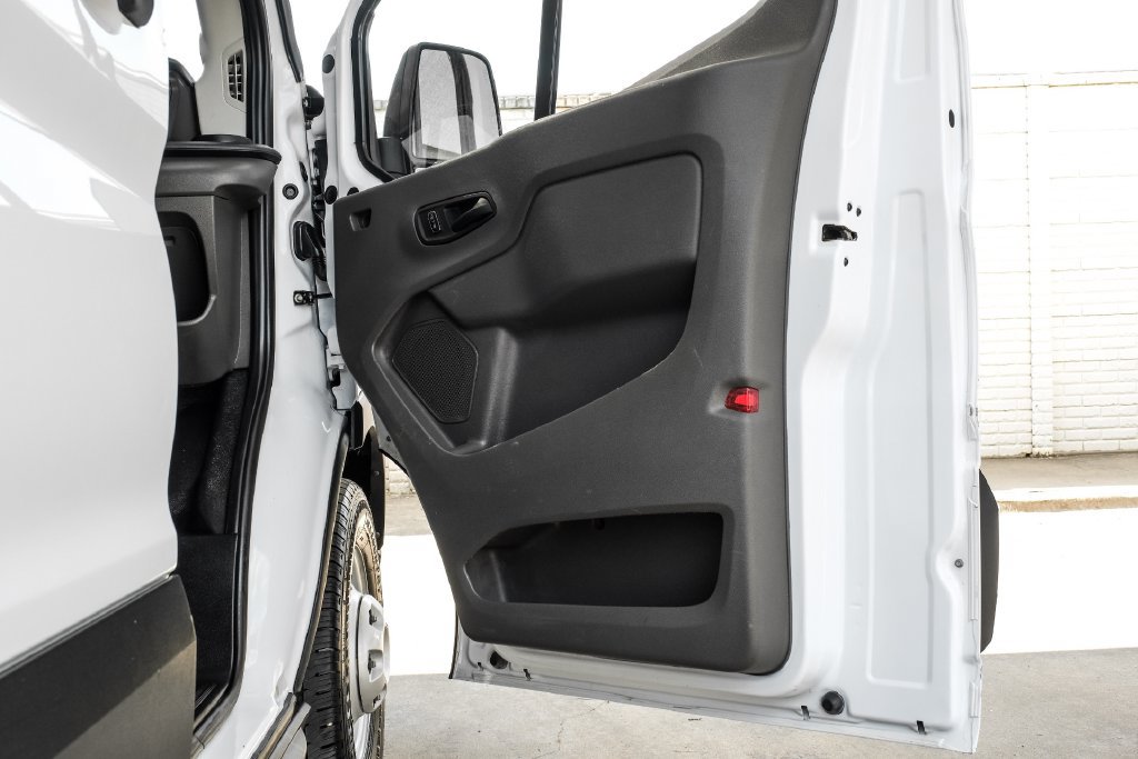 Used 2023 Ford Transit 250 Medium Roof AWD image 40