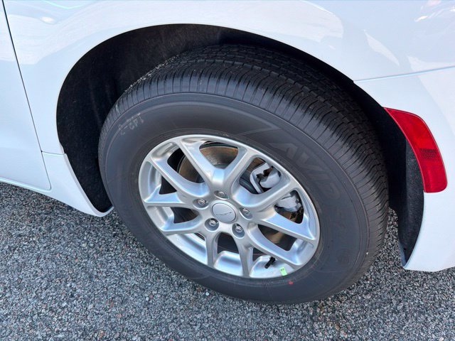 New 2027 Chrysler Pacifica Select FWD image 6