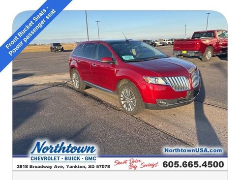 Used 2013 Lincoln MKX Base image 3