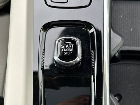 Certified 2024 Volvo S60 B5 Ultimate w/ Climate Package image 25