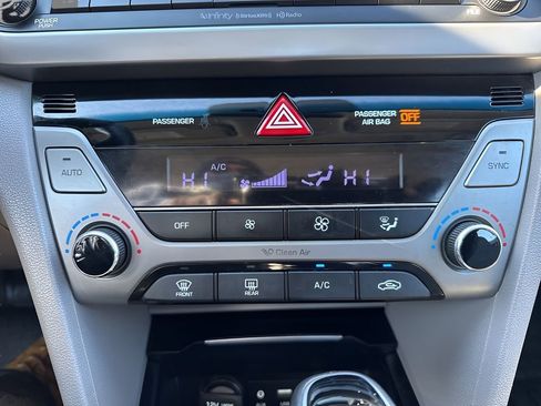 Used 2017 Hyundai Elantra Limited w/ Limited Tech Package 04 image 19