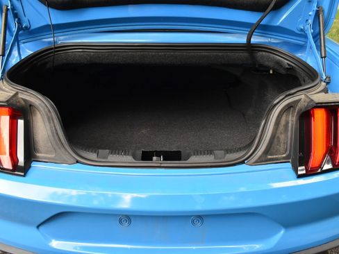 Used 2022 Ford Mustang Premium RWD image 36