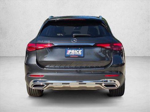 Used 2024 Mercedes-Benz GLC 300 image 7