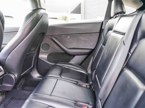 Used 2023 Tesla Model Y Long Range image 18