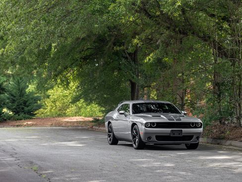 Used 2017 Dodge Challenger SXT Plus RWD image 34