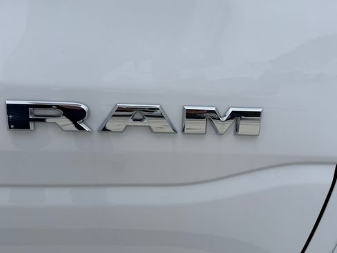 New 2026 RAM 1500 Laramie AWD/4WD image 17