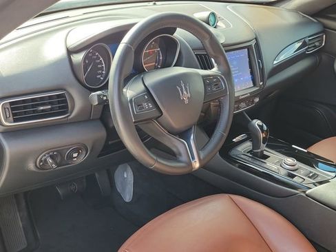 Used 2018 Maserati Levante AWD/4WD image 11