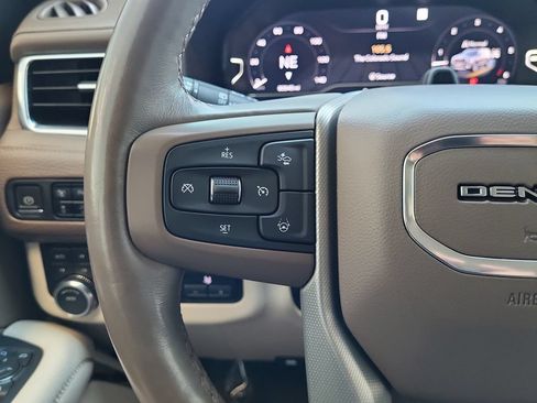 Used 2023 GMC Yukon Denali w/ Advanced Technology Package AWD/4WD image 26