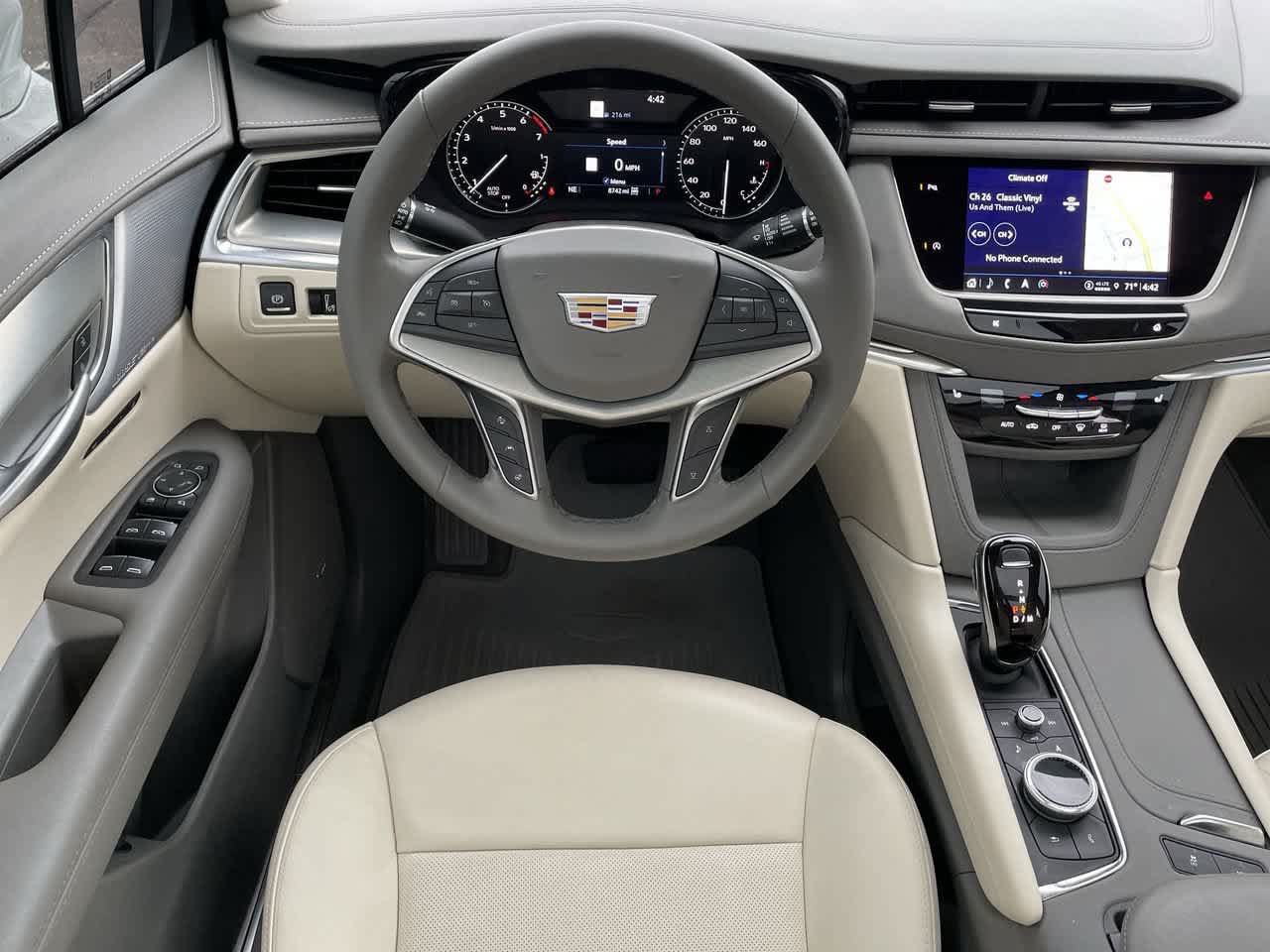 Certified 2025 Cadillac XT5 Premium Luxury AWD/4WD image 11