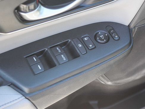 Certified 2019 Honda CR-V Touring image 21