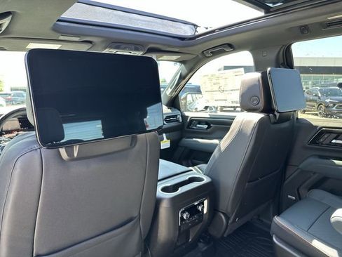 New 2026 GMC Yukon AT4 w/ AT4 Premium Plus Package AWD/4WD image 30