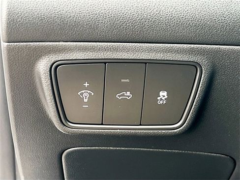 Used 2023 Hyundai Santa Cruz SEL Premium image 10