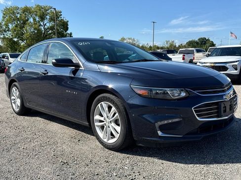 Used 2017 Chevrolet Malibu LT w/ Leather Package FWD image 1