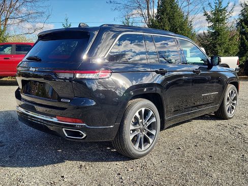 New 2025 Jeep Grand Cherokee Overland w/ Trailer Tow Package image 4