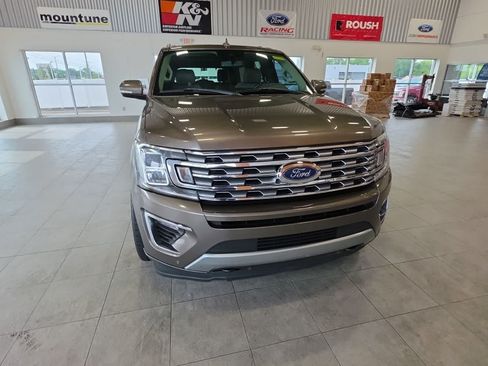 Used 2019 Ford Expedition Limited w/ Equipment Group 301A AWD/4WD image 5