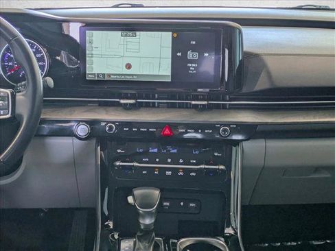 Used 2024 Kia Carnival EX FWD image 15