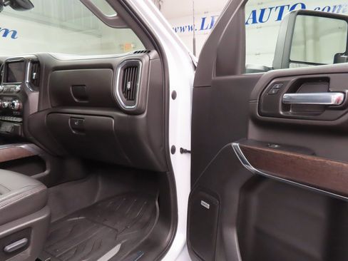 Used 2022 GMC Sierra 3500 Denali w/ Denali Ultimate Package image 33