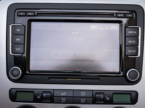 Used 2010 Volkswagen Eos Komfort FWD image 19