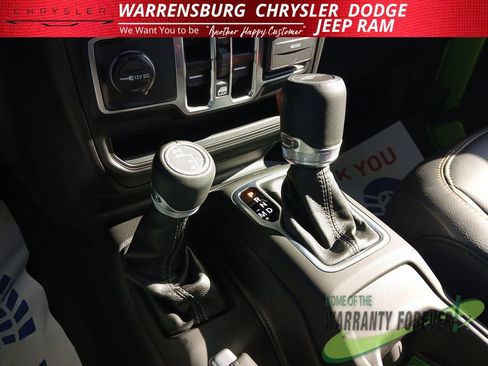 Used 2025 Jeep Gladiator Sport image 23